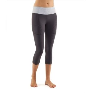 Lululemon Run: Your Heart Out Crop Coal / White Heathered Blurred Grey C…